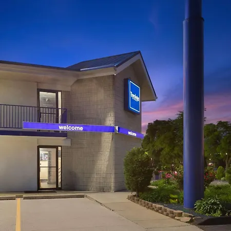 Travelodge By Wyndham Madison Heights Mi